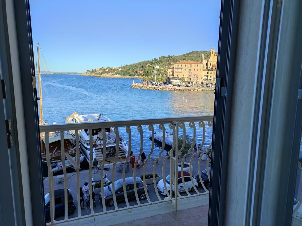 Molo 28 Beach Parking Ac Porto Santo Stefano  Exterior photo