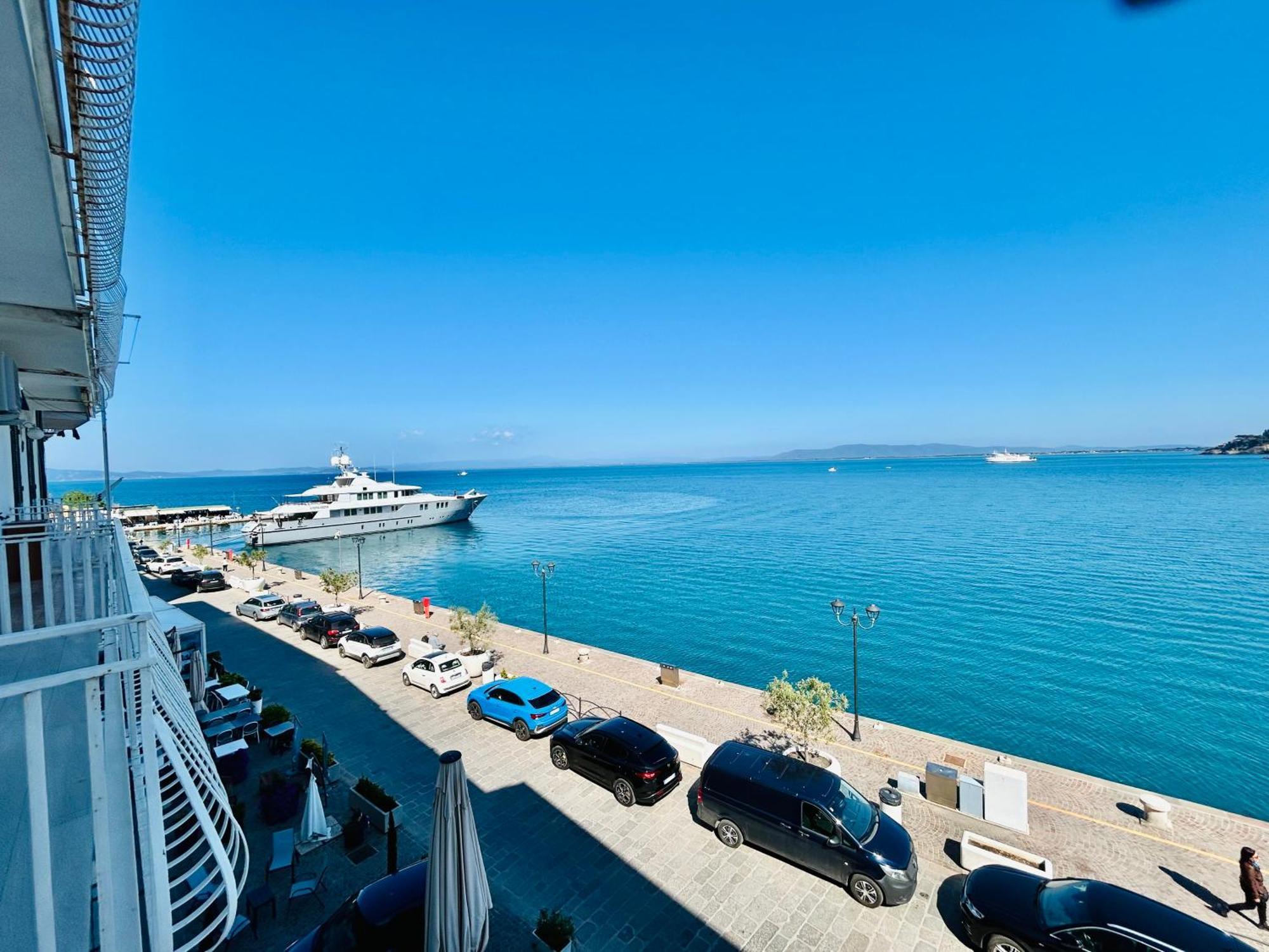 Molo 28 Beach Parking Ac Porto Santo Stefano  Exterior photo