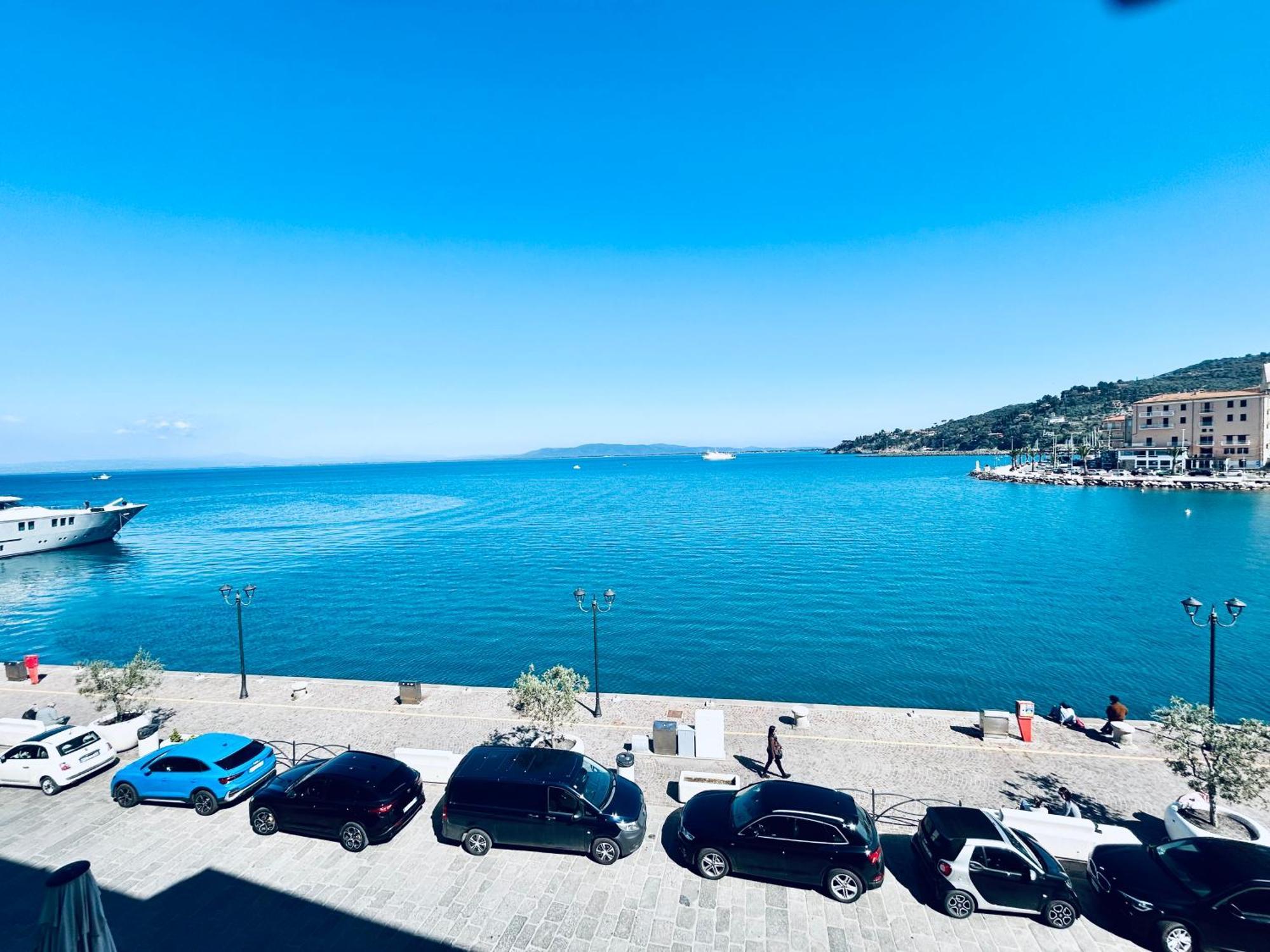 Molo 28 Beach Parking Ac Porto Santo Stefano  Exterior photo