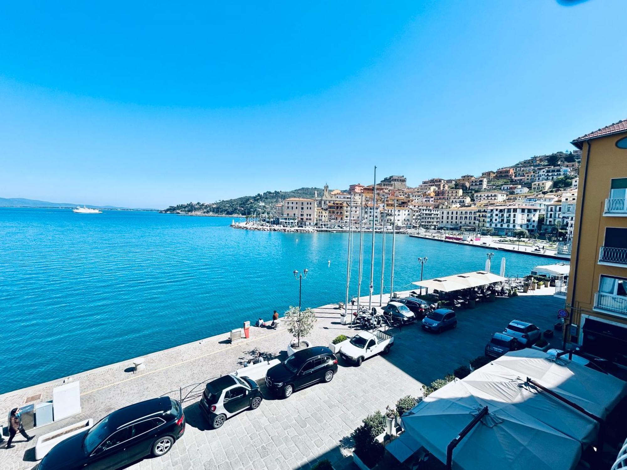 Molo 28 Beach Parking Ac Porto Santo Stefano  Exterior photo