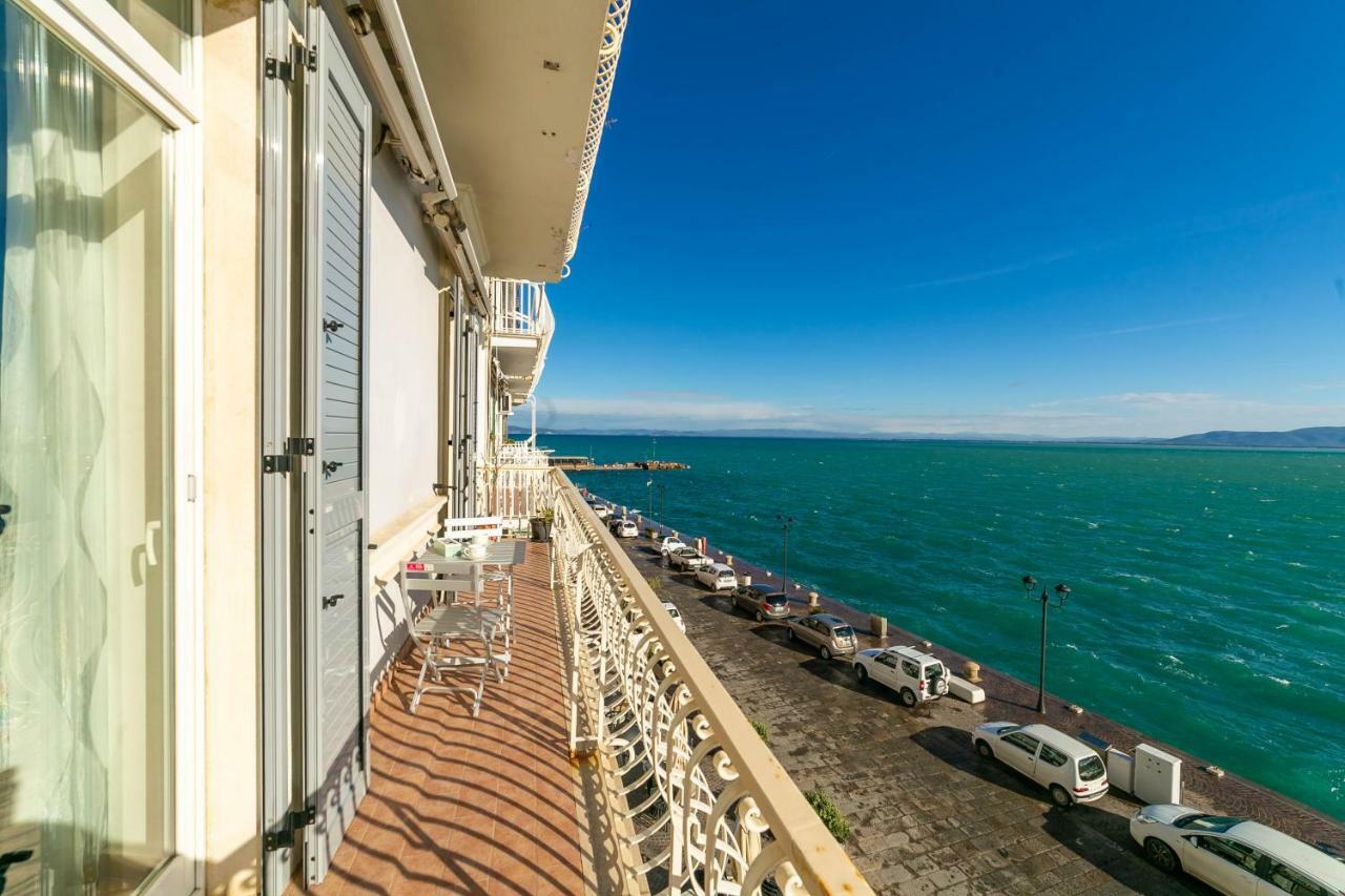Molo 28 Beach Parking Ac Porto Santo Stefano  Exterior photo
